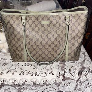 Gucci GG Supreme Joy Medium Tote Bag GG Supreme Patent Leather purse authentic